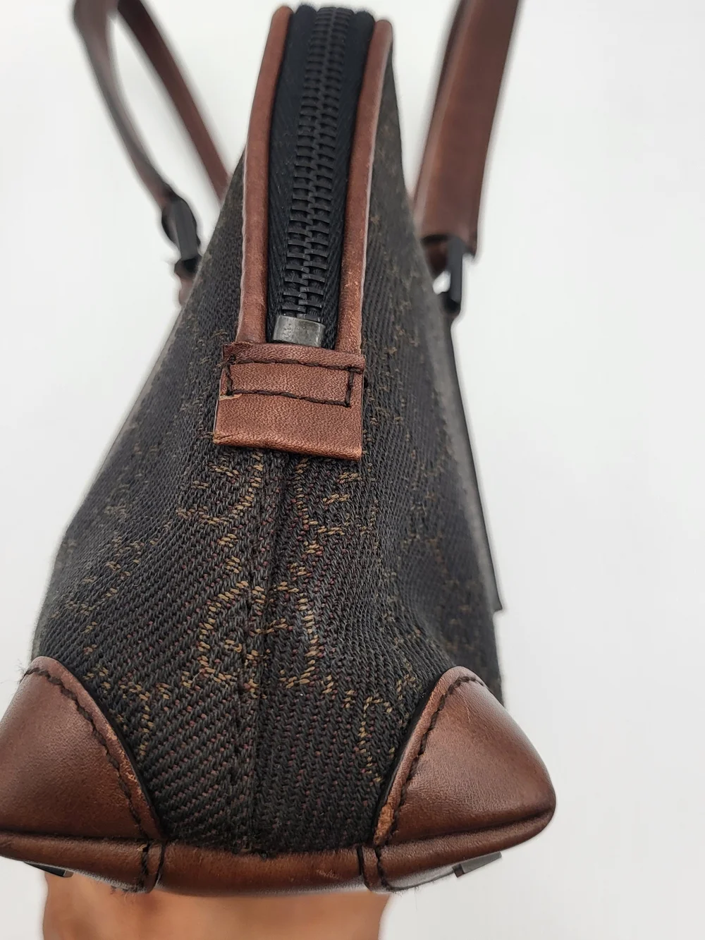 GUCCI Ophidia Canvas Monogram Shoulder Bag in Chocolate Brown. Authentic..